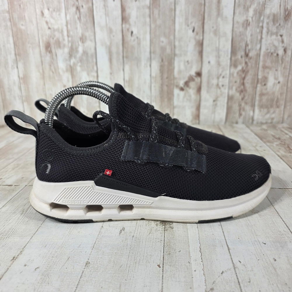 On Running Cloudnova Womens Sneakers Black White 76.98441 US 7.5
